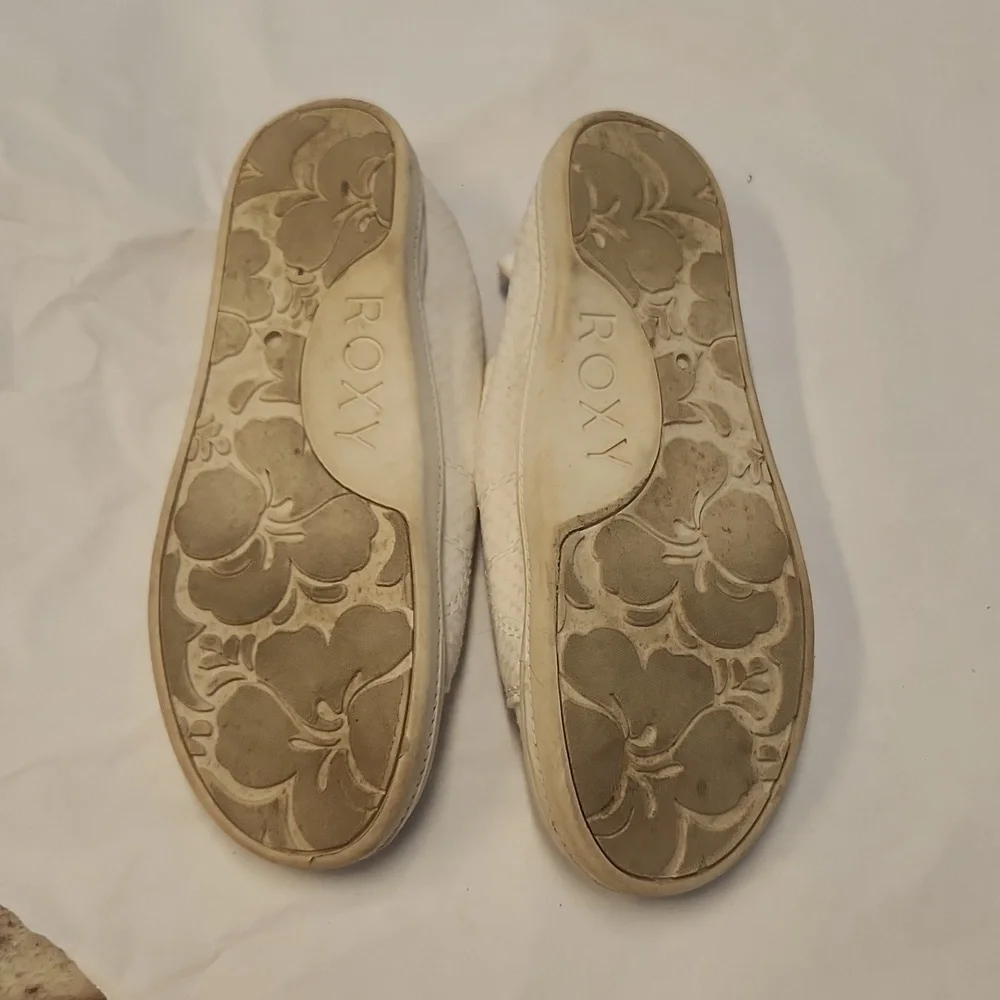 Roxy Shoes Size 4 Has Spots